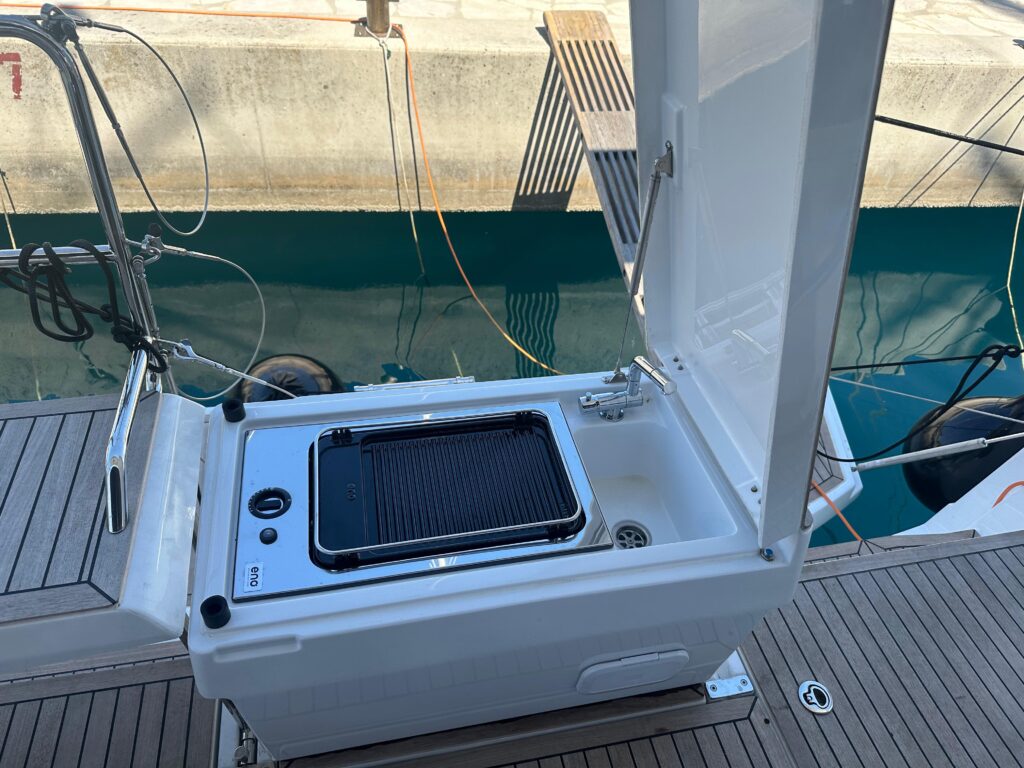 Yacht Image 8