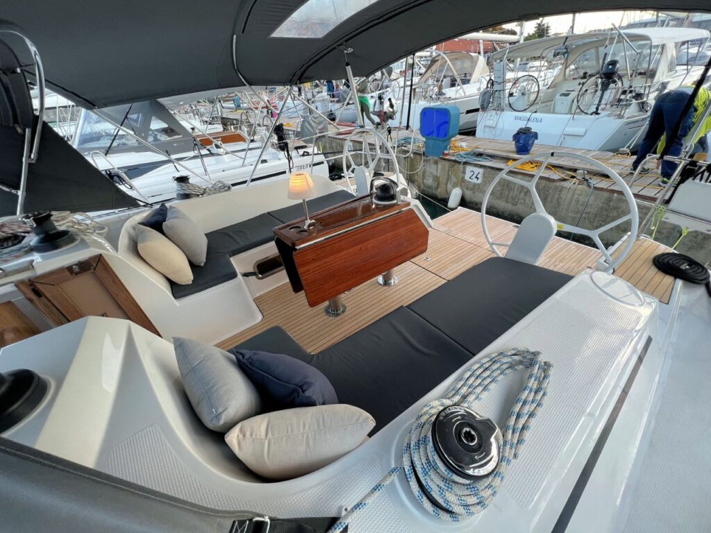 Yacht Image 10