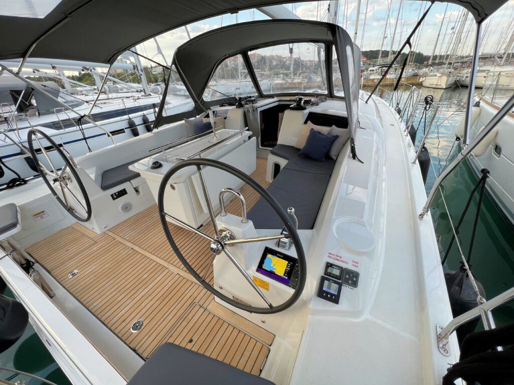 Yacht Image 10