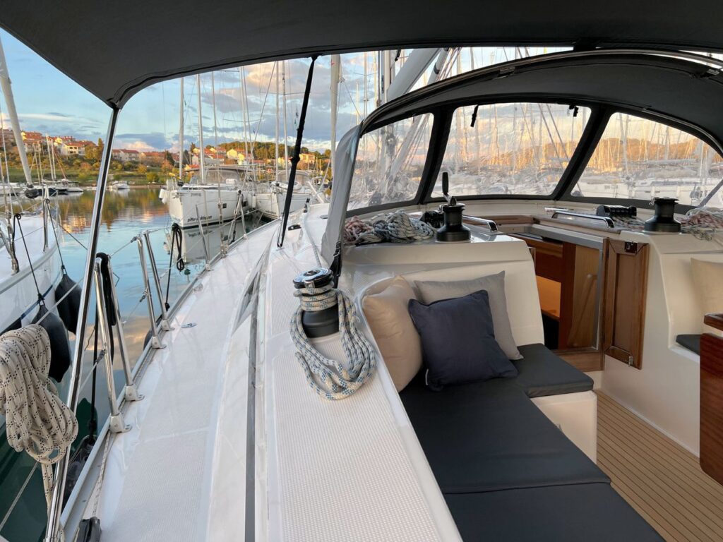 Yacht Image 11