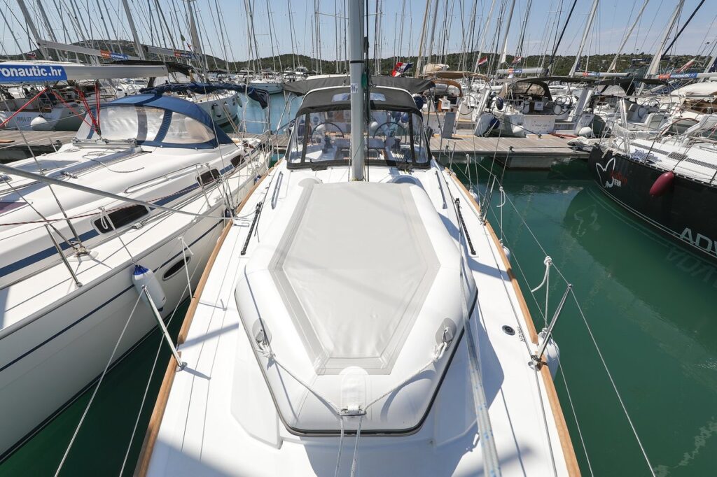 Yacht Image 11