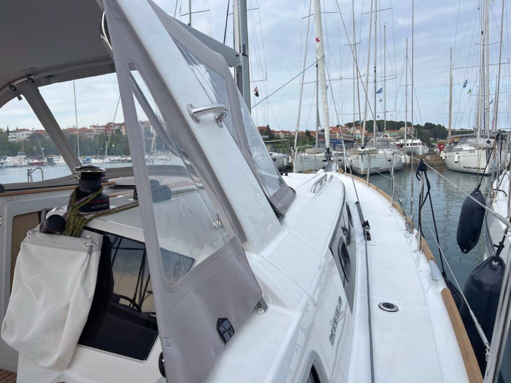 Yacht Image 11
