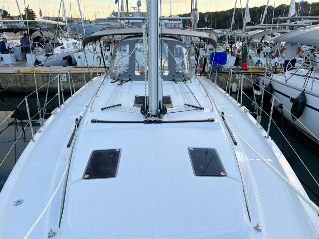 Yacht Image 12