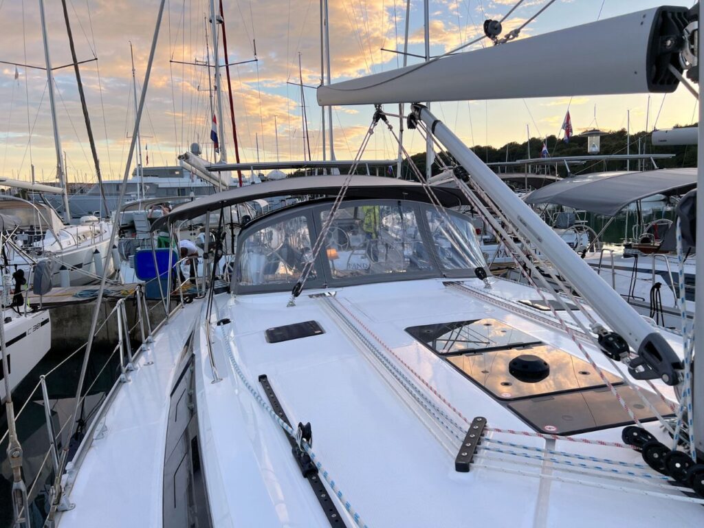 Yacht Image 13