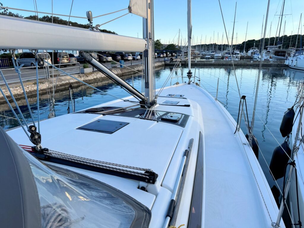 Yacht Image 16