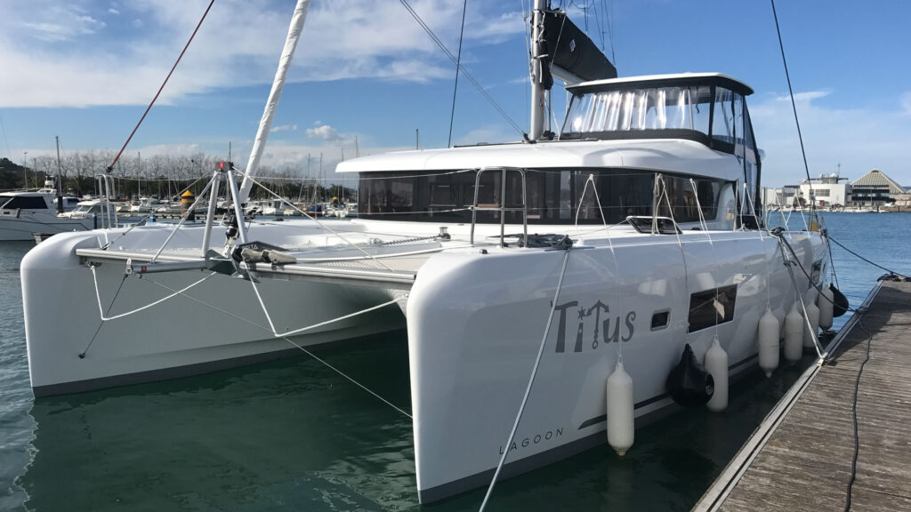 Yacht Image 12
