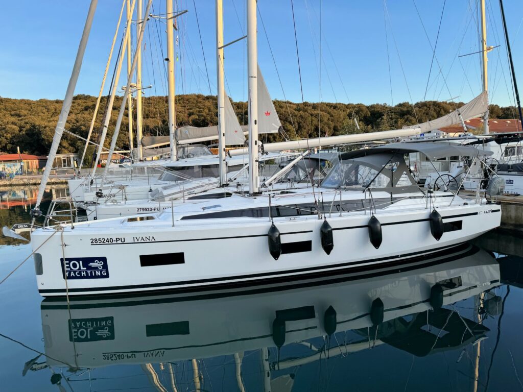 Yacht Image 21