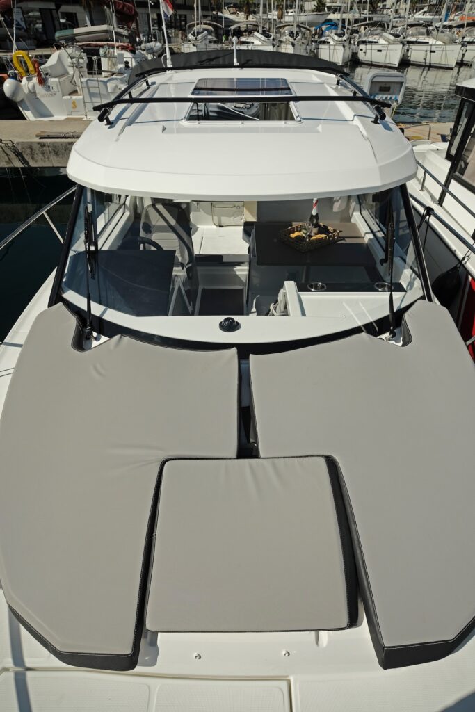 Yacht Image 10