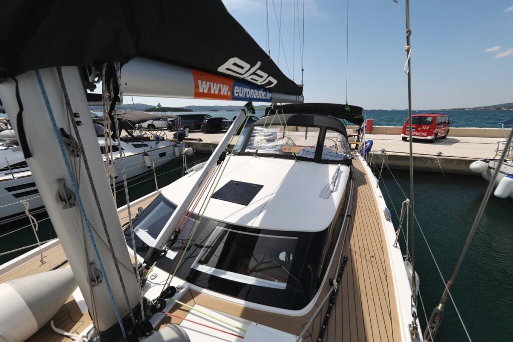 Yacht Image 13