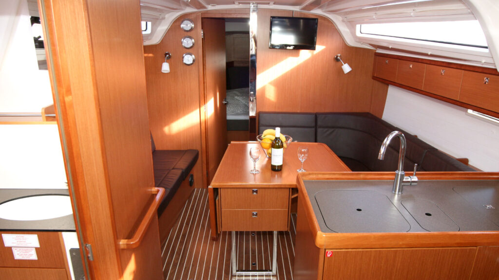 Yacht Image 11