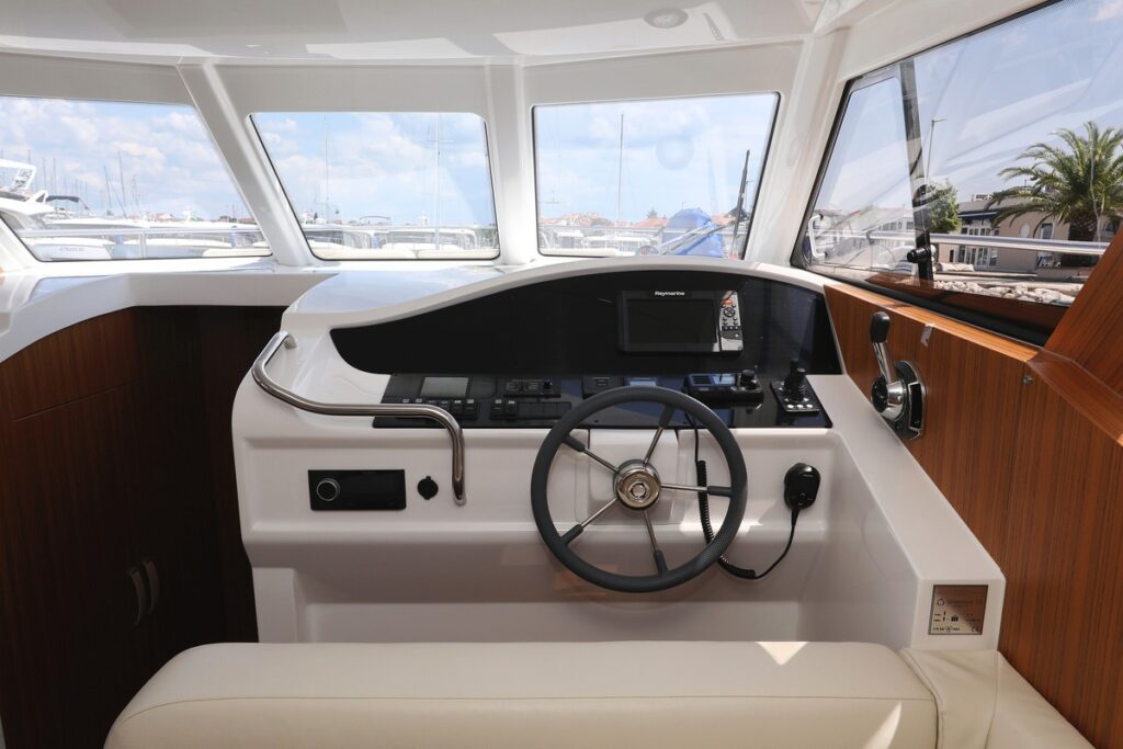 Yacht Image 15