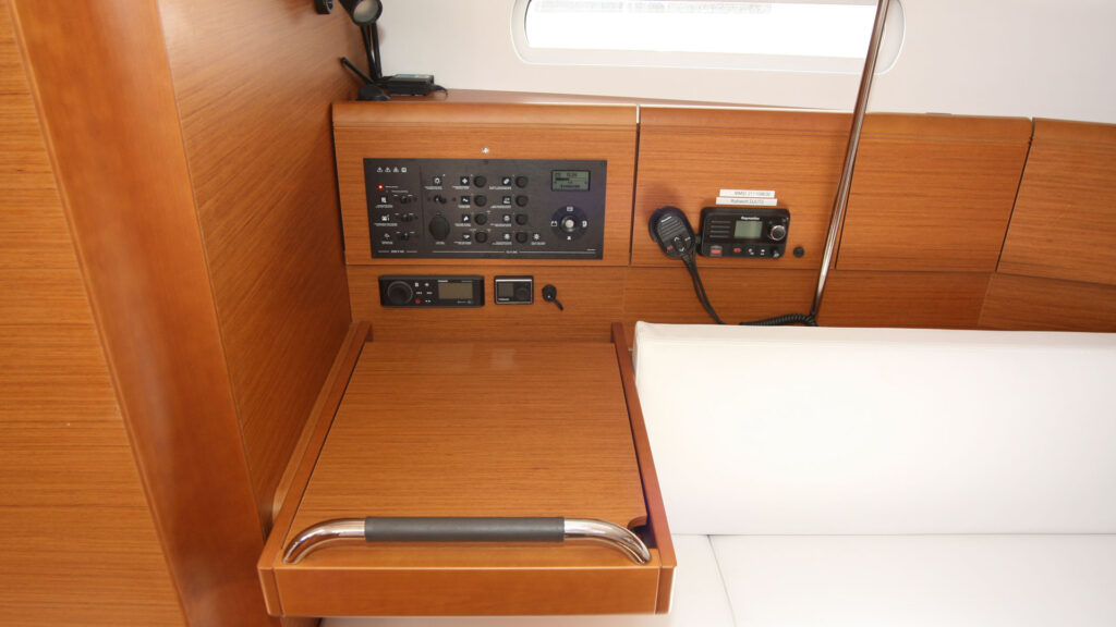 Yacht Image 9