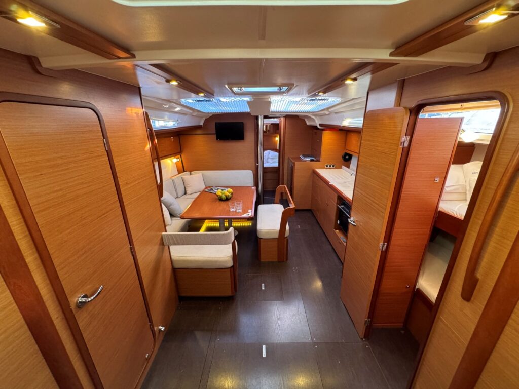 Yacht Image 24