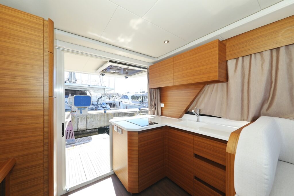 Yacht Image 10