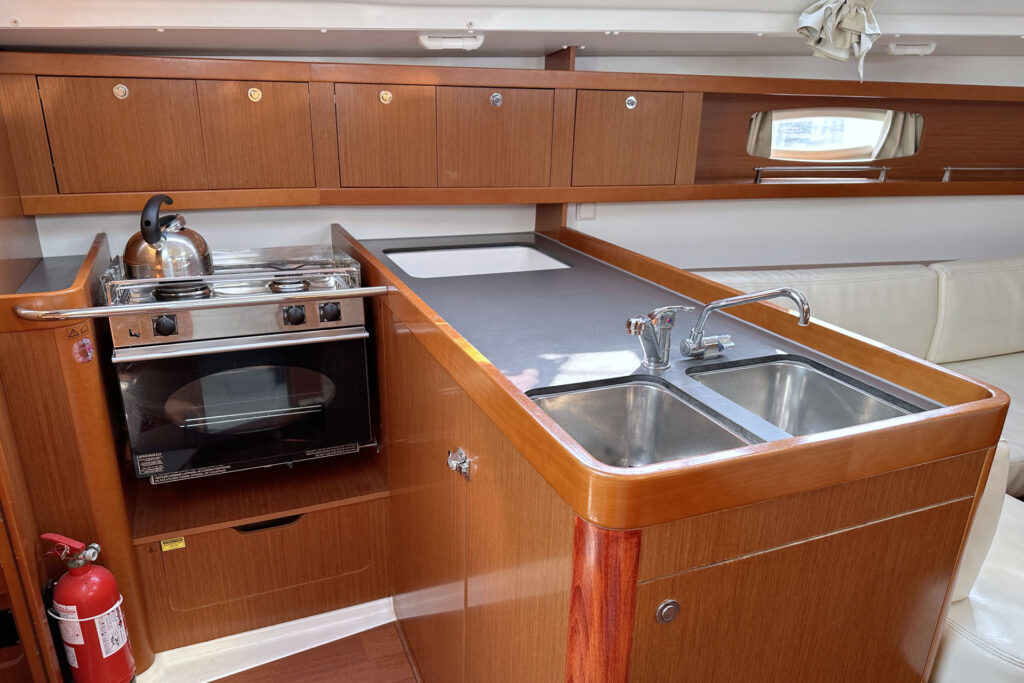 Yacht Image 11
