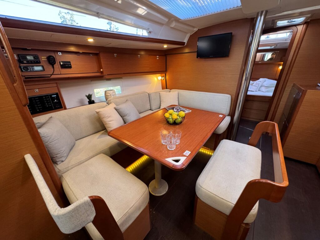 Yacht Image 26