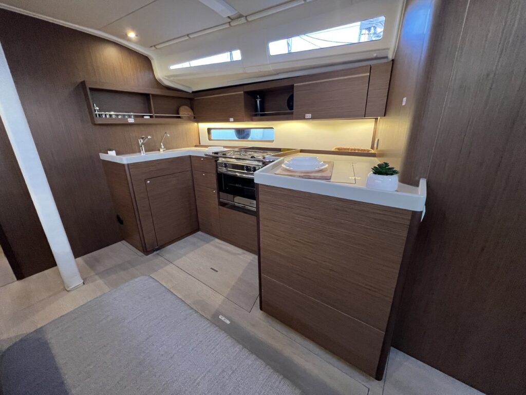 Yacht Image 21